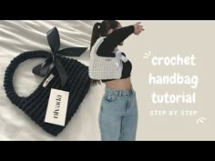 the crochet handbag pattern is easy to make