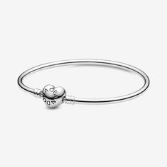 Over time your favorite jewelry pieces become a part of you and your story. Our Pandora Moments bangle is a precious and personal carrier for your collection of charms. The minimalist sterling silver style has a heart-shaped clasp embossed with our logo for a subtle take on the trend. Whether you wear it with or without charms, alone or as part of a layered look, it's destined to be a keepsake. - Pandora Moments Heart Clasp Bangle - Sterling silver - Sz. 6.7 in Mesh Bracelet, Silver Bangle Bracelets, Dangle Charms, Lab Created Diamonds, Silver Bangles, Snake Chain, Bracelets And Charms, Chain Bracelet, Lab Grown Diamonds