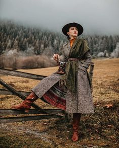 Idda Van Munster, Floral Fashion, Look Vintage, 1950s Fashion, Mode Vintage, In The Mountains, Always Remember, Modest Outfits, Cute Fashion