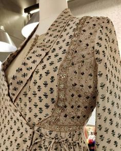 Velvet Dress Designs, Trendy Shirt Designs, Womens Trendy Dresses, Desi Fashion Casual, Pakistani Fancy Dresses, Kurta Designs Women, Fashion Design Dress, Designer Party Wear Dresses, Designer Dresses Casual