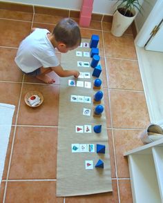 Montessori At Home Montessori Math Activities, Montessori Trays, Montessori Activities Preschool, Fun Worksheets For Kids, Montessori Environment, Montessori Lessons, Sensory Activities Toddlers, Montessori Homeschool