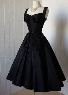 Black Elegant Cocktail Dresses Short Prom Dress Elegant Cocktail Dresses, Dresses Short Prom, Elegant Cocktail Dress, Gaun Fashion, Vintage 1950s Dresses, Prom Dress Inspiration, Ball Gowns Evening, Pretty Prom Dresses, Short Prom Dress