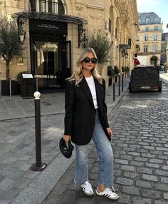 Weekend is coming✔️✔️✔️📸 @marine_diet | Instagram Europe Outfits, Paris Outfits, Casual Work Outfits, Blazer Outfits, Business Casual Outfits, Adidas Samba