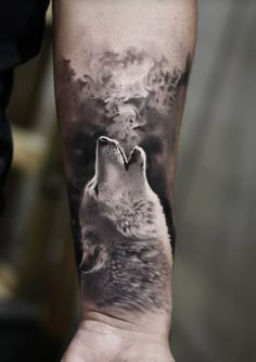 A tattoo on the forearm is a bold step. Before going to the tattoo salon it is better to know the meaning of such a tattoo and check out the unique men's designs in our article. Kurt Tattoo, Wolf Tattoo Forearm, Natur Tattoo Arm, Wolf Tattoos For Women, Wolf Tattoos Men, Animal Sleeve Tattoo, Wolf Tattoo Sleeve, Men Tattoos Arm Sleeve