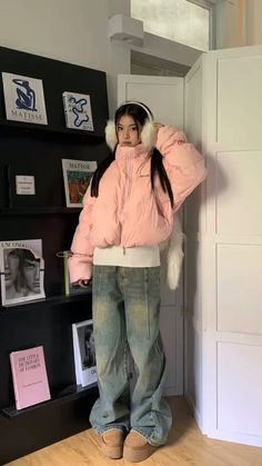 Winter Fits Aesthetic Korean, School Winter Outfits Aesthetic, South Korean Winter Fashion, Winter Outfit Aesthetic Korean, Winter Girl Aesthetic Outfits, Korea Cute Outfit, Korean Style Inspiration, Korea Winter Fashion Outfits, Korean Outfit Ideas Winter