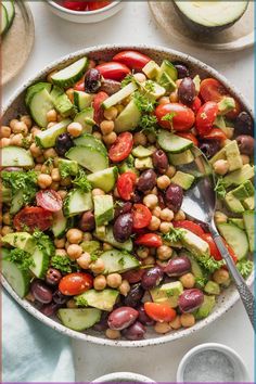 Toss together this nutrient-dense Chickpea Avocado Salad in 10 minutes for a truly feel-good side dish or lunch. Packed with creamy avocado, tangy olives, crisp cucumber, and juicy tomatoes, this has beauty in its simplicity. Plant Based Salads, Chickpea Avocado Salad, Chickpea Avocado, Easy Crockpot Chicken, Lake House Food Ideas, Summer Corn Salad, Summer Corn, Summer Pasta Salad, Recipes Appetizers And Snacks