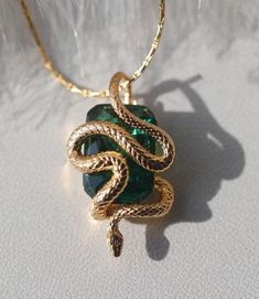 Cool Necklace, Pinterest Profile, Snake Pendant, Dope Jewelry, Jewelry Lookbook, Fancy Jewelry, Cool Necklaces