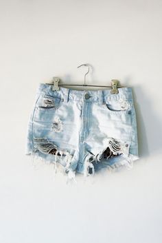 <3 Look Short, Ripped Denim, Looks Style, High Waisted Shorts, Passion For Fashion, Cut Off, Spring Summer Fashion, Style Me, Fashion Beauty