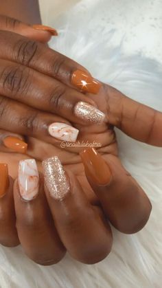 Acrylic Overlay Nails Short Fall Colors, Fall Short Acrylic Nails Designs, Classy Fall Nail Art, Wedding Guest Nails Ideas Fall, Orange And Tan Nails, Red And Orange Marble Nails, Tennessee Nail Ideas, Rustic Orange Nails, Fall Orange Nails Acrylic