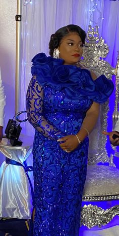 Latest Lace Styles 2023, Asoebi Lace Styles Classy 2023, Nigerian Lace Styles Dress 2023, Long Dinner Gown Styles, Latest Lace Styles For Wedding, Lace Dress Styles Nigerian, Classy Lace Dress, White Dress Classy