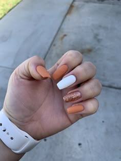 Matte Orange nails  with white and glitter Western Nails, Country Nails, Art Designs Ideas, Simple Acrylic Nails, Fall Acrylic Nails