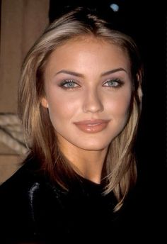 Cameron Diaz 90s Makeup, Short Face Aesthetic, Cameron Diaz 2000s, Cameron Diaz Aesthetic, Cameron Diaz Makeup, Caneron Diaz, Cameron Diaz Bob, 90s Brown Lip, Young Cameron Diaz