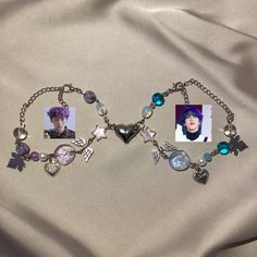 Stray Kids Minsung Pärchen Armbänder Ihr erhaltet zwei Set-Armbänder 🖤 auf Bestellung gemacht Länge kann angepasst werden Kette: Edelstahl Perlen : Glas,Metall Bitte zögert nicht Fragen zu stellen! Alle meine Produkte gehören mir, bitte nicht kopieren! Skz Jewelry, Jewelry Kpop, Stray Kids Merch, Magnetic Bracelets, Pop Jewelry, Couple Bracelet, Bracelet Couple, Bead Charms Diy, Kpop Merch