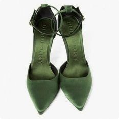 Atelier Aesthetic, Green Clothes, Heels Green, Green Pumps, Shoes Green, Shoes Heel, Burberry Shoes, Cute Heels, Green Shoes