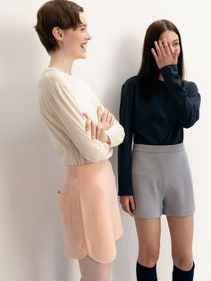 Composition : Shell: 49% wool, 26% acrylic, 14% nylon, 11% polyester.Color : PinkCountry of Origin : KOREA Solid Color Relaxed Fit Shorts For Fall, Beige Winter Shorts, Beige Short Winter Bottoms, Beige Short Bottoms For Winter, Short Length Fall Loungewear Bottoms, Fitted Casual Cashmere Bottoms, Casual Beige Wool Bottoms, Casual Wool Bottoms With Relaxed Fit, Cozy Short Bottoms For Fall