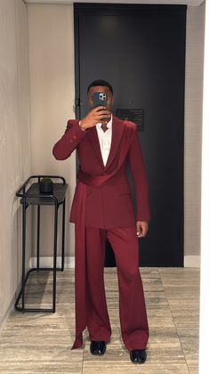 Gay Prom Outfits, High Fashion Men, Gala Outfit, Classy Suits, Classy Outfits Men, Fashion Design Collection, Queer Fashion, Guys Clothing Styles, Prom Suits