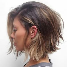 Cool Mom Hair, Low Maintenance Haircut For Thick Hair, Bob Lung, Choppy Bob Hairstyles, A Bob, Fun Hair, Going Gray