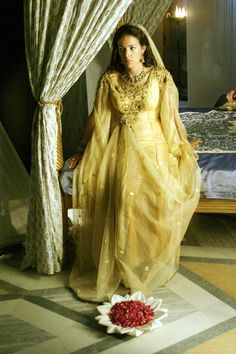 Queen Esther Persian Dress, King Costume, Period Outfit, Theatre Costumes, Movie Fashion