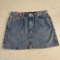 Nwt Vintage Adorable! Perfect For Upcoming Fall Weather! Juniors 7 Make An Offer! Skirts Y2k, Button Front Denim Skirt, Blue Jean Skirt, High Waisted Denim Skirt, Downtown Outfits, White Denim Skirt, Blue Denim Skirt, Thrifted Outfits, Skirt Y2k