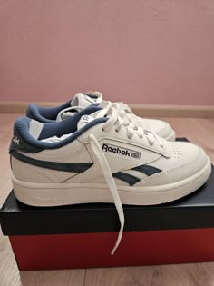 reebok, reebok club c, club c, white reebok, white and blue, chalk blue, sneakers, sneakerhead Reebok Aesthetic Shoes, Reebok Revenge Club C, Rebox Shoes Outfit, Reebok Shoes Aesthetic, Blue Reebok Shoes, Reebok Aesthetic, Rebook Shoes, Reebok Club C Revenge Vintage, Blue And White Aesthetic