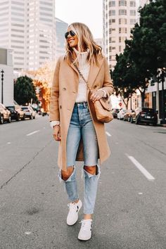 Outfits Minimalist, White Turtleneck Sweater, Fashion Jackson, Shoes Luxury, Dresses Outfits, January 10, Camel Coat