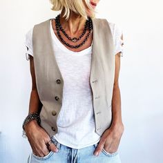 Chunky Jewelry Outfit, Vests Outfits, Waistcoat Outfit, Chain Layering, Mode Casual, Over 50 Womens Fashion, Bronze Gold, Vest Fashion, Vest Outfits