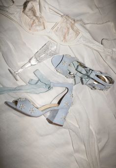 These elegant blue bridal shoes with pearl flowers are simply stunning and perfect for your wedding day! It's the ultimate something blue for your special day that fits like a glove and will make you feel like the most beautiful bride in the world..#MelodyHeels#BluePearlFlowerWeddingShoes Pale Blue Wedding Shoes, Low Heel Bridal Shoes, Heel Ideas, Shoes With Pearls, Pale Blue Wedding, Blue Bridal Shoes, Bohemian Shoes, Velvet Wedding