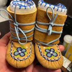 Wrap Around Moccasins, Diy Baby Moccasins, Leather Moccasins Diy, Beaded Baby Moccasins, Moccasins Pattern, Diy Moccasins