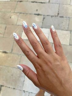 #nails #greece #bluewhite Blue And White Nails Summer, Summer Nails Europe, Simple Holiday Nails Summer, Blue And White Summer Nails, Greece Nails, Glo Girl, Bday Nails, Autumn Looks