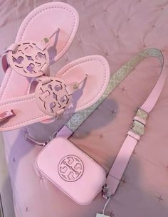 #toryburchshoes #toryburchbags #appearance #inspiration #explore #explorepage Pretty Sneakers, Pretty Sandals, Handbag Essentials, Shoes Outfit Fashion, Pink Girly Things, Girly Accessories