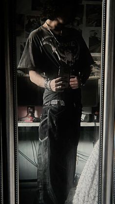 insta:zqmikey  #emo #skater #affliction #y2k #opium #2000s #baggyoutfits Dark Y2k Outfits Men, Emo Fits Men, Grunge Skater Boy Aesthetic, Male Y2k, Grunge Skater Boy, Male Emo Outfits, Emo Skater Boy, Gothic Y2k, Affliction Outfits