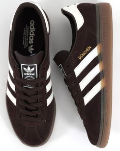 Adidas Munchen Trainers Brown/Off White Fall Outfits Capsule Wardrobe, Adidas Munchen, Brown Trainers, Pretty Socks, Adidas Sambas, Adidas Trainers, Swag Shoes, Cute Everyday Outfits, Fall Shoes