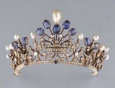 olga74ru | Неизвестные мне тиары British Crown Jewels, Royal Crowns, Pearl Tiara, Beautiful Tiaras, Royal Tiaras, Diamond Tiara, Royal Jewels, Royal Jewelry, Crown Jewels