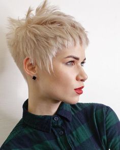 Bangs Ideas, Choppy Pixie Cut, Edgy Pixie, Short Bangs, Short Hairstyles For Thick Hair, Short Choppy Hair, Short Straight Hair