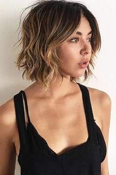 2023 Bob, Trendy Bob Hairstyles, Messy Bob Hairstyles, Cortes De Cabello, Messy Bob, Bob Hairstyles For Thick, Choppy Bob Hairstyles, Bob Hairstyles For Fine Hair, Long Pixie