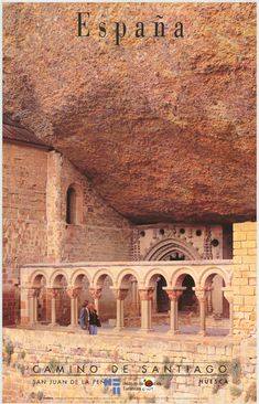 an image of a magazine cover with people standing in front of a stone building and the words espana on it