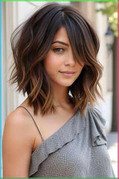 Discover stylish shoulder hairstyles for thick hair women. From trendy cuts to easy styling tips, find your perfect look now! Bangs Covering One Eye, Unique Braid Styles, Styling Thick Hair, Shoulder Hairstyles, Beachy Curls, Grow My Hair, Hair Cut Guide, Lob Styling, Hair Contouring