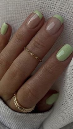 Shellac Ideas For Short Nails, Shilac Short Nails, Nail Colors For Short Nails Summer, Nails Summer Short Simple, Short Shellac Nails Summer 2023, Short Nail Shellac Ideas Summer, Shellac Designs Ideas, Jell Nails Short, Trendy Short Nails Summer Gel