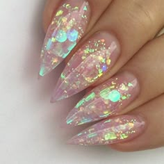 Nails Iridescent, Iridescent Nails, Nails Women, Luminous Nails, Nails Elegant, Nagellack Trends, Stiletto Nail Art, Nails Yellow, Stiletto Nails Designs