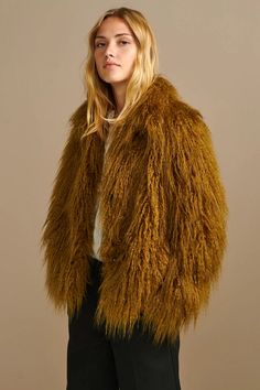 Furry friend! You can wear absolutely anything you want under our Hoffman jacket, it'll always look at the top of its game (and so will you). With a lot of attitude and punch, this favorite of ours is made out of 100% cruelty-free faux fur with side pockets and green satin lining. Wear it like any '70s godess would or twist it up with jeans and sneakers. Womens Designer Fashion, Green Satin, Faux Fur Jacket, Coat Fashion, Fur Jacket