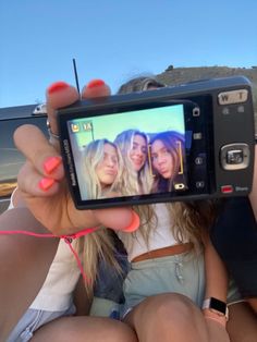 Summer Digital Camera Aesthetic, Digital Camera Summer, Sunset Digital Camera Pics, Digital Camera Summer Photos, Friends Digital Camera, Flick Ideas, The Stranger Movie, Summer To Do List