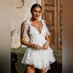 Brand: Selfie Leslie. Size: 6. Type: White Mini Dress. Never Worn, Perfect Condition. Chantilly Dress, Short Princess Dress, Short Dress White, Princess Sleeves, Sleeveless Outfit, Princess Gown, Dress Women Elegant, Backless Mini Dress