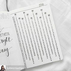 Sieh dir dieses Instagram-Foto von @minimalistbujo an • Gefällt 315 Mal Handwriting Journaling, Bullet Journal Yearly Spread, Yearly Spread, Journaling Calligraphy, Bullet Journal Yearly, Journal Organization, Hello July, Planner Inspiration