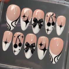 Press On Nails Ideas, Press On Nail Designs, Press On Nails Design, Fall Nail Art Ideas, Monochrome Nails, Cute Nail Ideas, Uñas Ideas, Fall Nail Art Designs