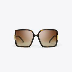 An oversized flat square frame crafted in mixed materials offers vintage-inspired glamour. The slender temples feature a discreet Tory T at the hinges. Parker Thatch, Oversized Square Sunglasses, Velvet Sandals, Sunglasses Women Designer, Over Sized, Designer Accessories, Orange Bag, Square Frame, Square Frames