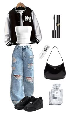 Demandé par Nevaaada 😘 Clothes Outfits Ideas, Organization Ideas For Small Spaces, Dope Fashion Outfits, Best Closet Organization, Street Style Outfits Casual, Punk Style Outfits, Closet Organization Ideas, Styles Ideas, Ideas For Small Spaces