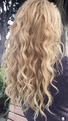 Irish Curls, Pretty Wavy Hair, Blonde Curled Hair, Long Wavy Blonde Hair, Wavy Blonde Hair, Summer Blonde Hair, Curled Hair, Blonde Wavy Hair