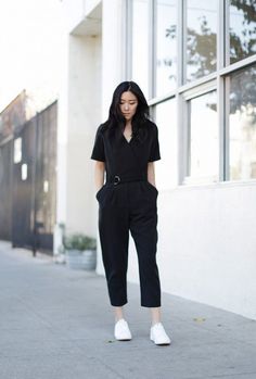 Jumpsuit Outfit Casual Sneakers, Black Jumpsuit Outfit, Jumpsuit Outfit Casual, Suits And Sneakers, Outfits New York, Nyc Outfits, Jumpsuit Outfits, Boiler Suit, Fashion Blogger Style