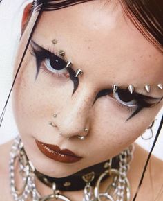 Maquillage Goth, Funky Makeup, Alt Makeup, Graphic Makeup, Swag Makeup, Smink Inspiration, Alternative Makeup, Dope Makeup