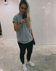 Stemme Lesbian Style, Casual Tomboy Outfits, Anime Tomboy, Tomboyish Outfits, Lesbian Outfits, Tomboy Look, Gay Outfit, Skater Girl Outfits